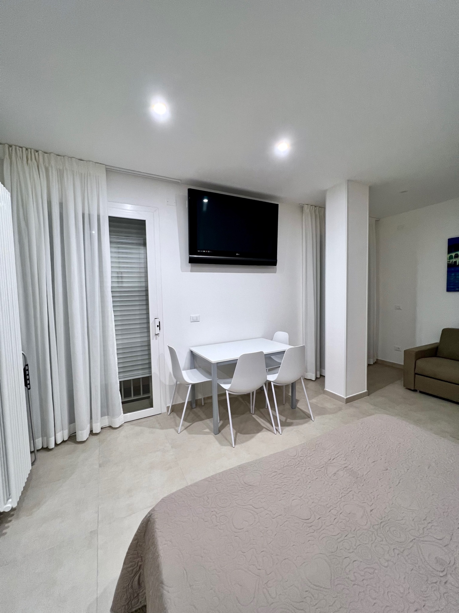 Gallery05