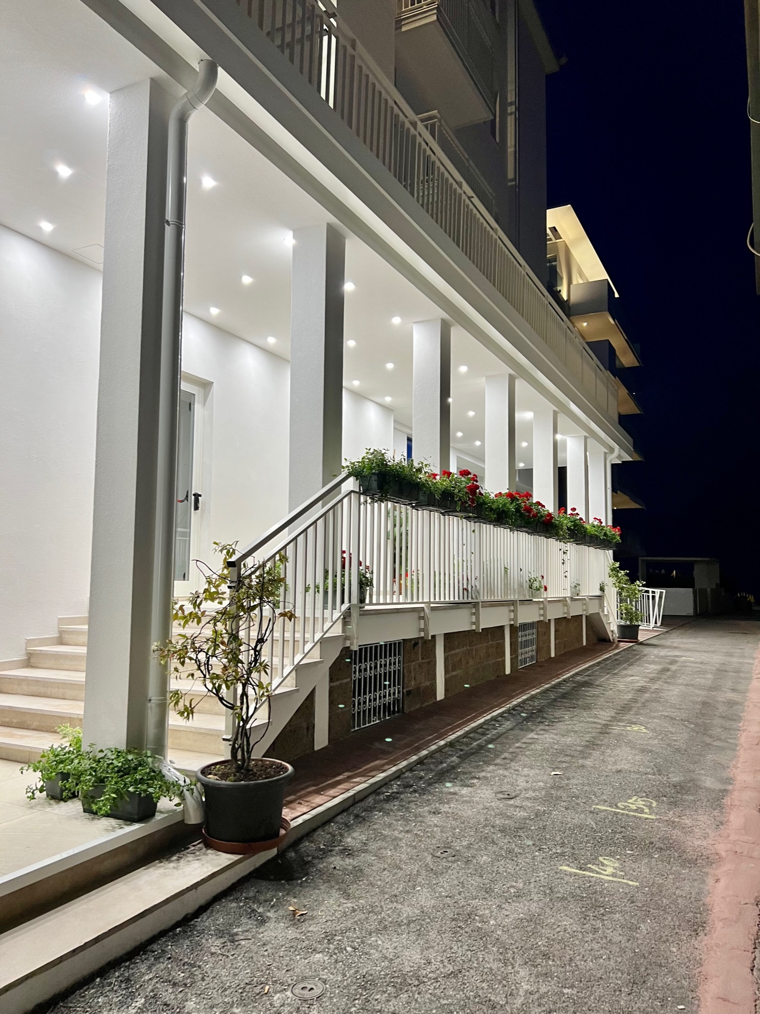 Gallery05