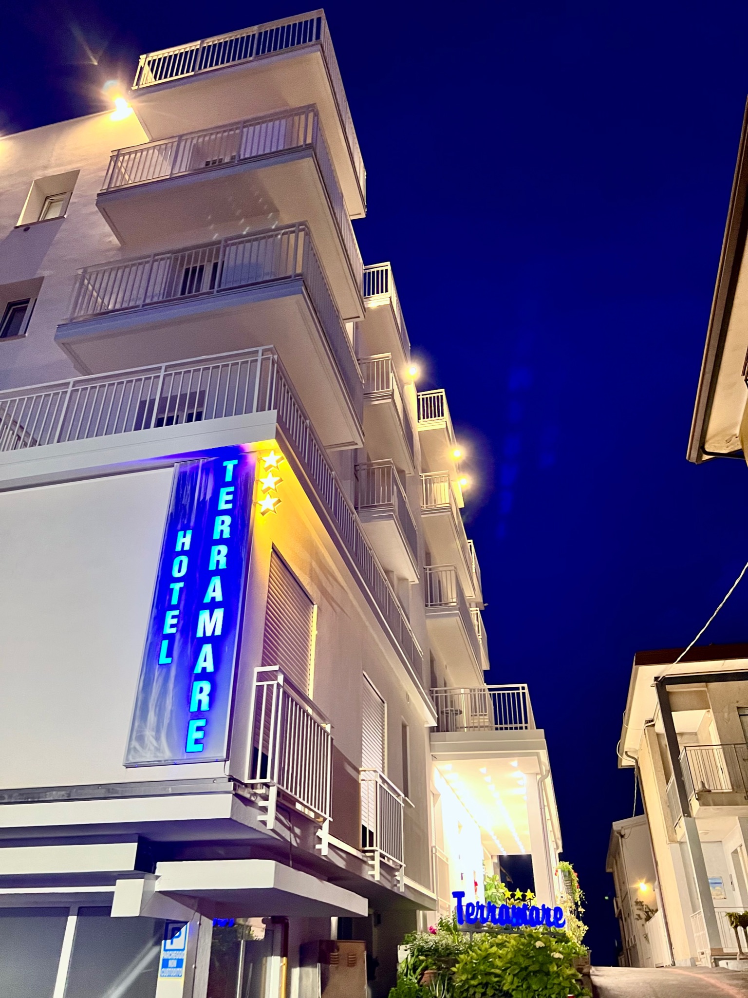 Gallery05