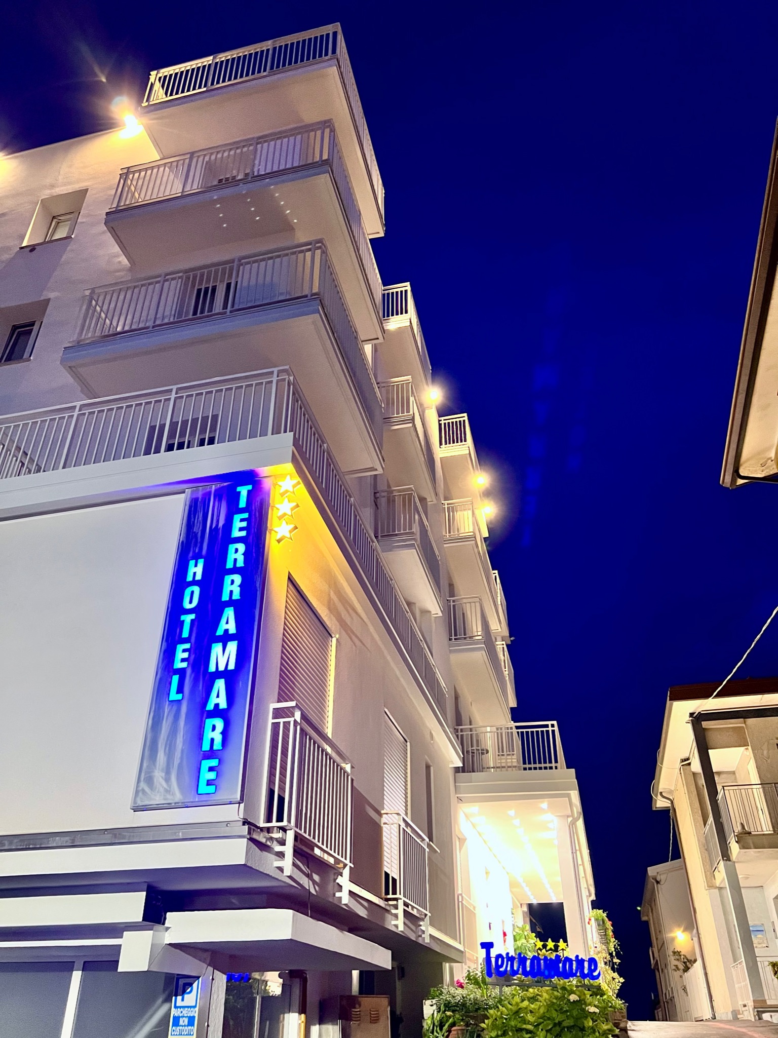 Gallery05
