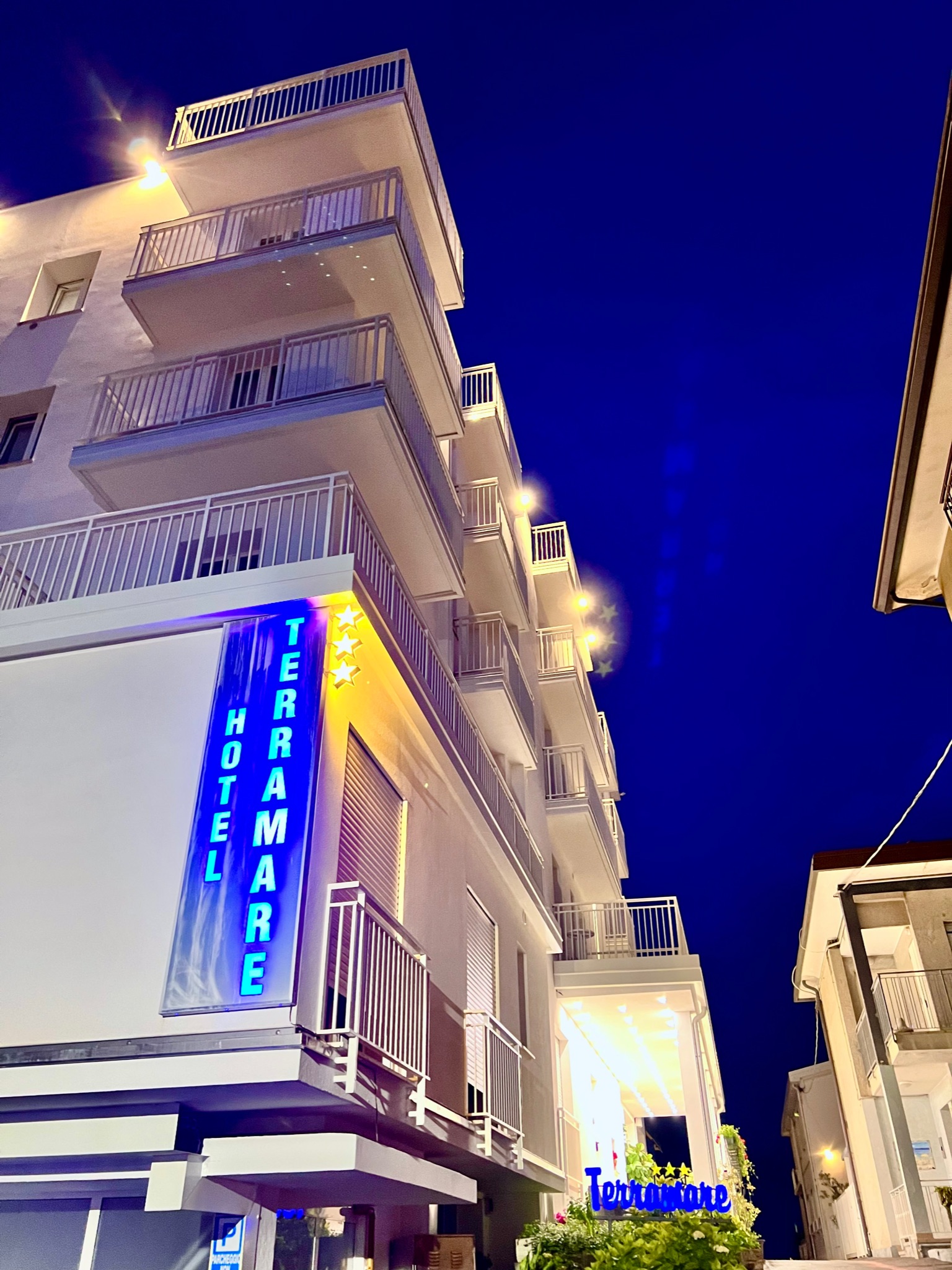 Gallery05