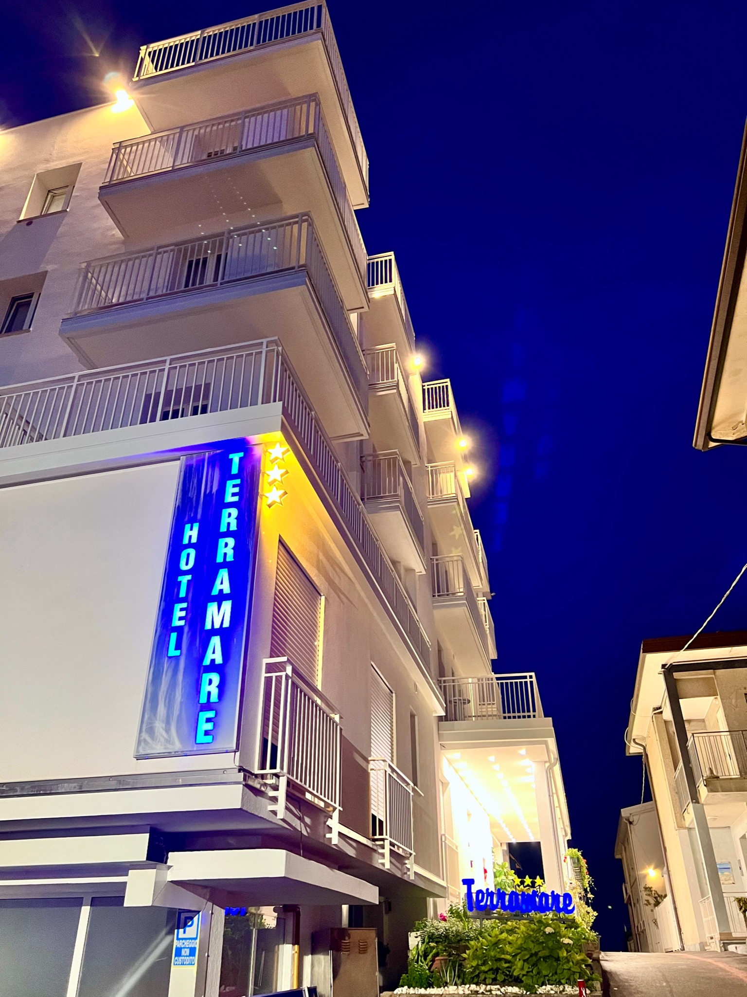 Gallery05